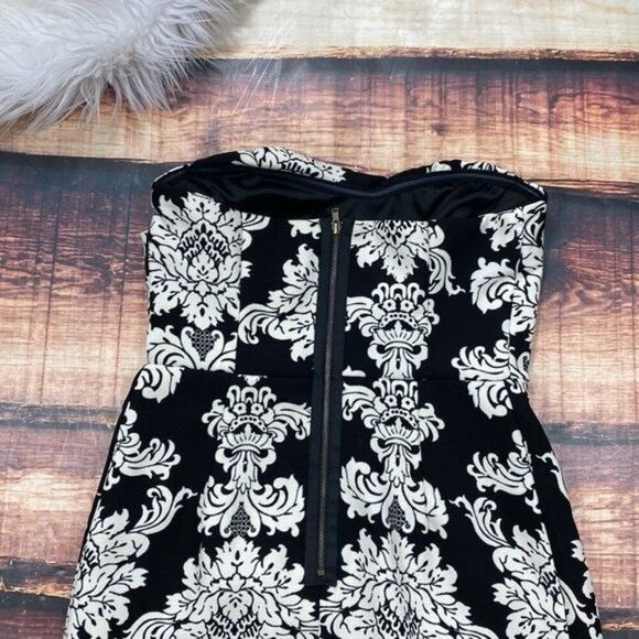 $5 SALE Black & White Patterned Ornate Design Strapless Dress - Picture 7 of 9